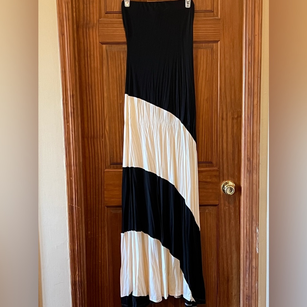 Strapless maxi dress, color blocking black/ ivory